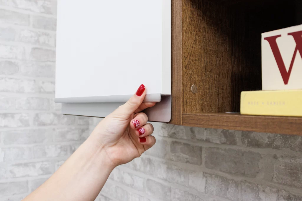 Armários altos da linha Glamy para cozinha compacta planejada