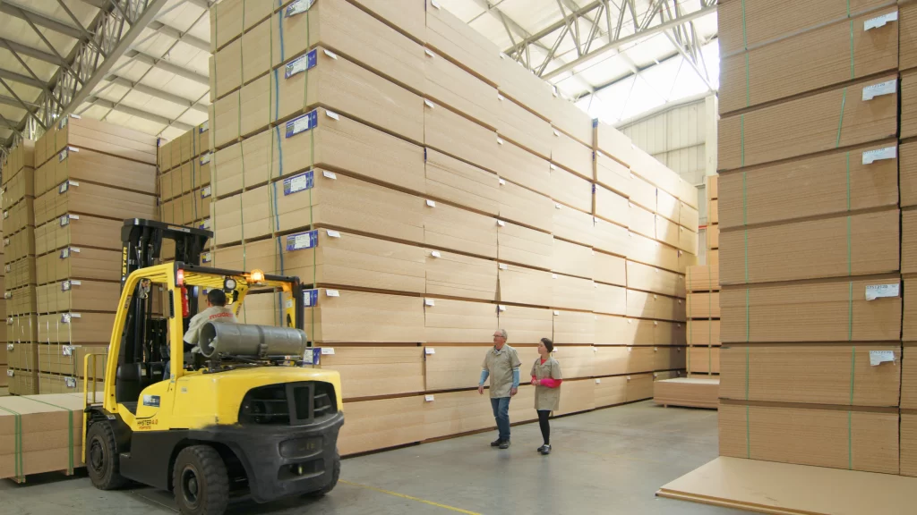 Estoque de móveis da Madesa