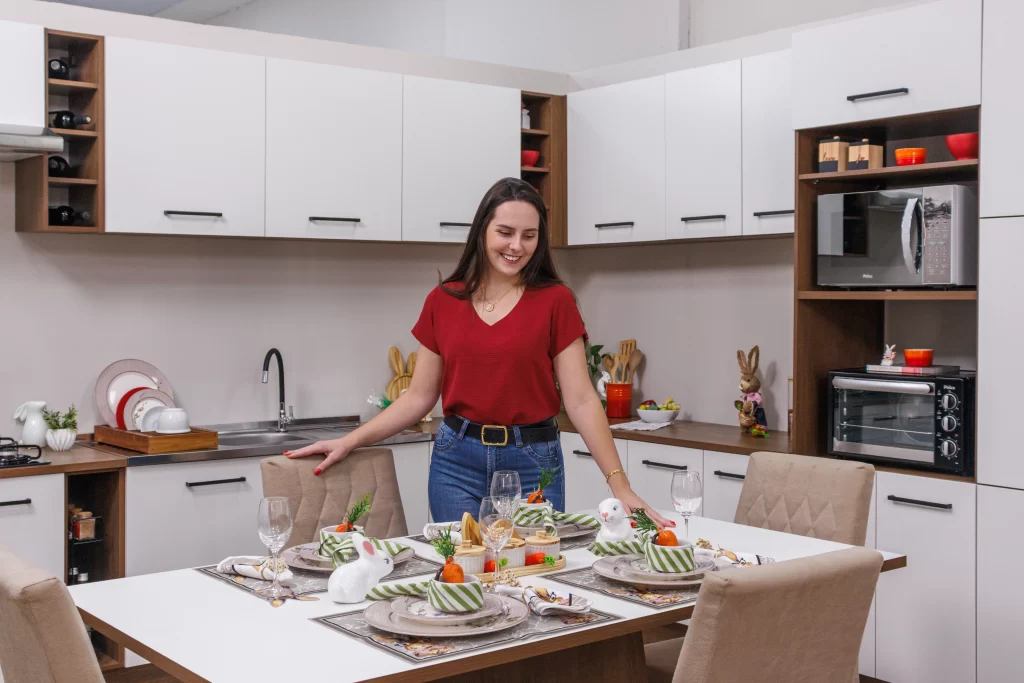 Mesa posta com decoração de páscoa para mesa