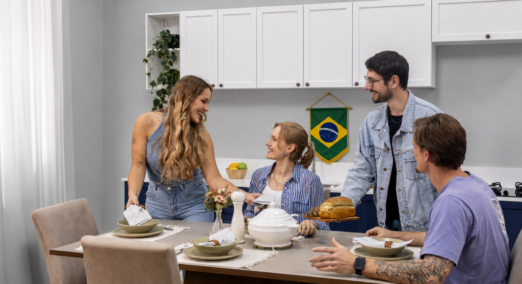 Sala de jantar para reunir em cozinha madesa