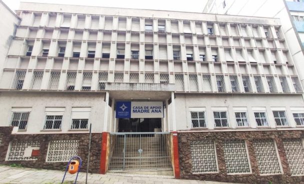 Fachada da Casa de Apoio Madre Ana.