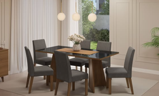 Sala de jantar com mesa de madeira e tampo de vidro escuro, cercada por seis cadeiras estofadas cinza, com uma luminária de três globos brancos e uma janela com vista para árvores e prédios ao fundo.