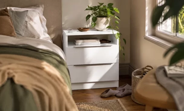 Mesa de cabeceira Madesa com plantas para o quarto feng shui