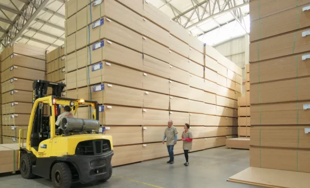 Estoque de móveis da Madesa