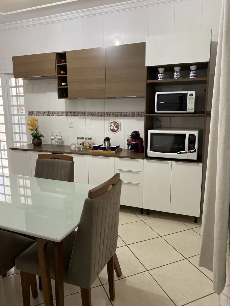 Imagem da cozinha Stella montada na casa da cliente.